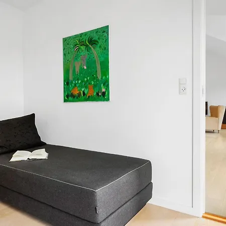 2 Bedroom Beautiful In Dom wakacyjny *