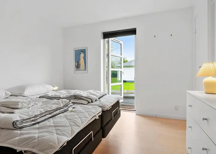 2 Bedroom Beautiful In 펜션 *
