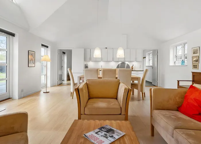 2 Bedroom Beautiful In 펜션 *